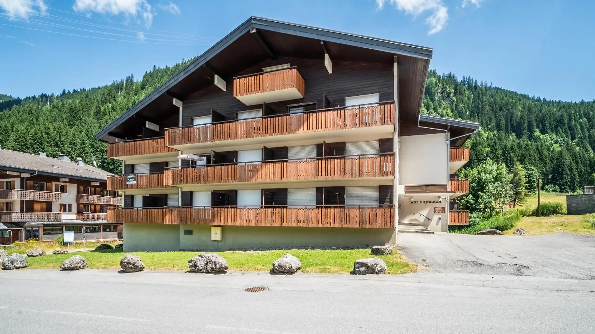 Appt Bien Agence, Bien Place-Chatel Apartment